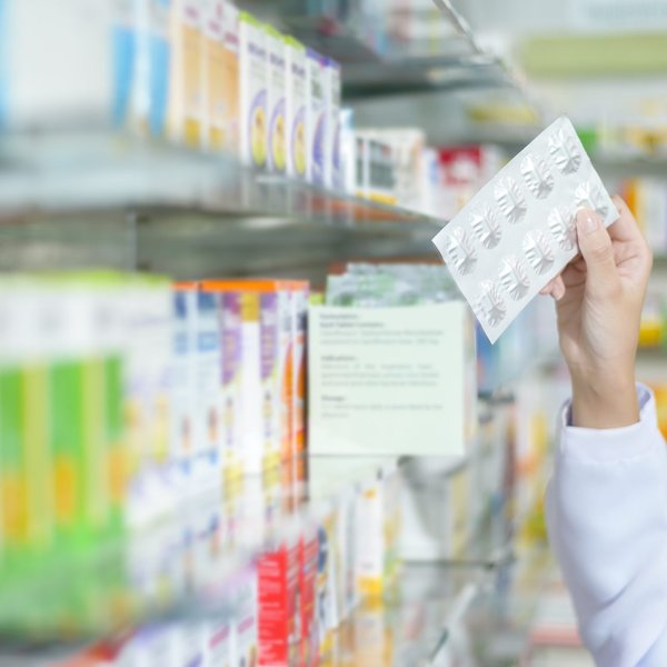 Card - Farmaceutica en droguria moderna